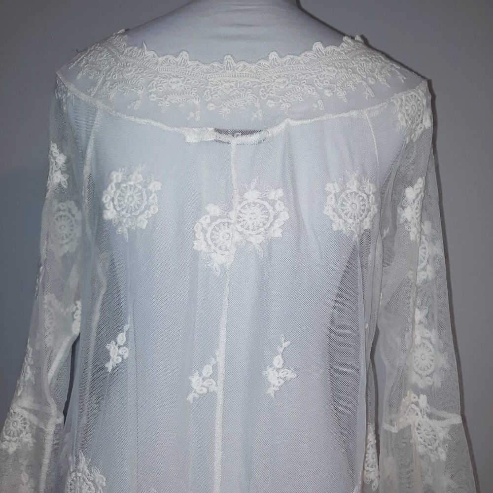Romantic Sheer Blouse With Bell Sleeves Size 1XL - Picture 8 of 9